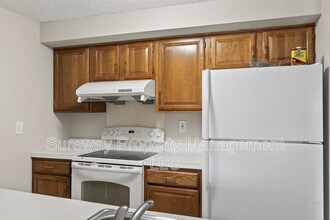 902 Aspen Dr in Plainsboro, NJ - Building Photo - Building Photo