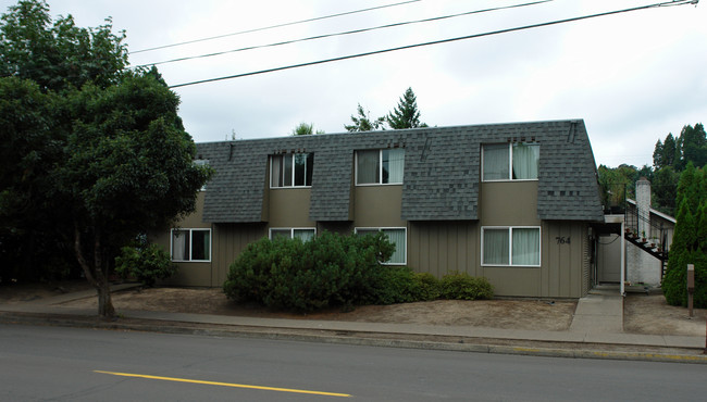 College Corner in Springfield, OR - Building Photo - Building Photo