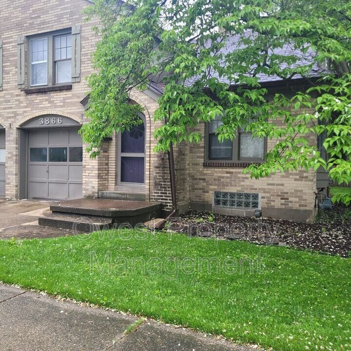 3866 Henry St SW in Grandville, MI - Building Photo