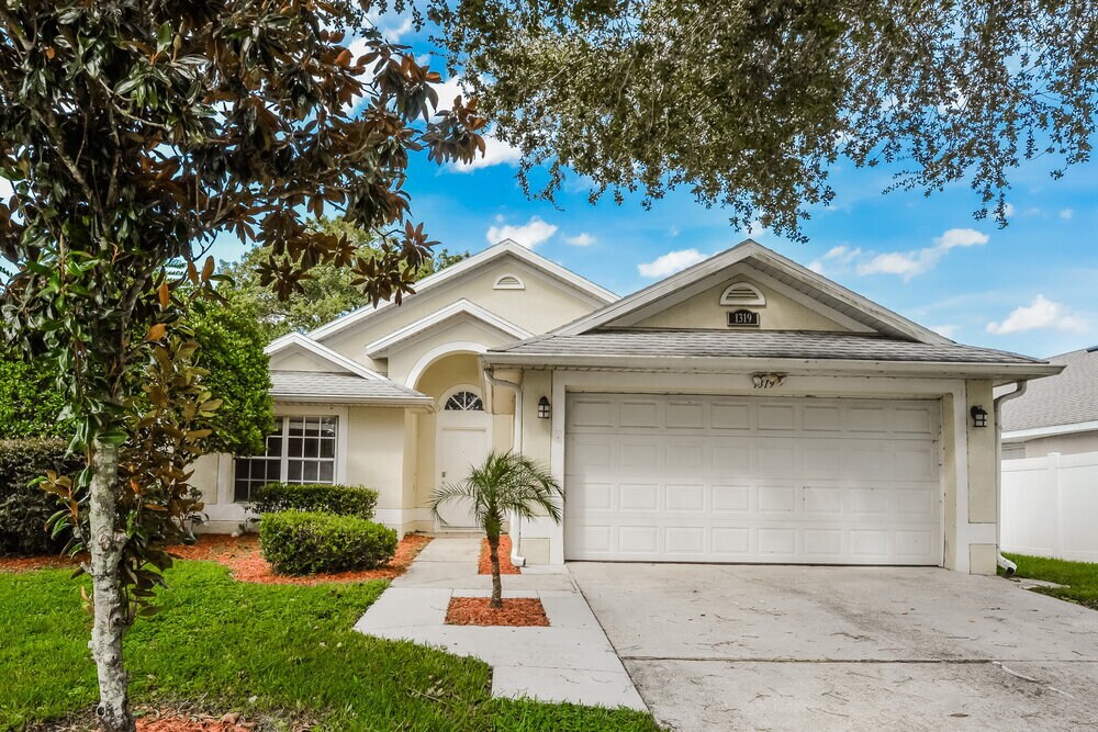 1319 Acorn Cir in Apopka, FL - Building Photo