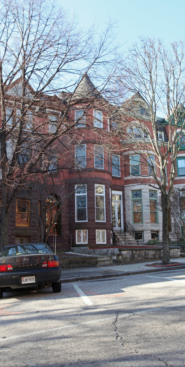 2232 Eutaw Pl in Baltimore, MD - Foto de edificio - Building Photo