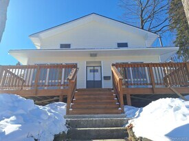 79 Monhagen Ave in Middletown, NY - Building Photo