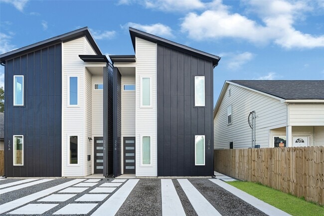 327 Tite St in Houston, TX - Building Photo - Building Photo