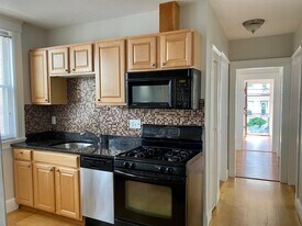 12 Silvey Pl, Unit 1 in Somerville, MA - Building Photo