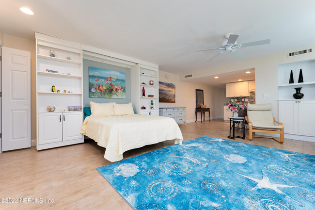property at 662 Summer Pl