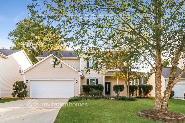 property at 17311 Commons Crossing Dr