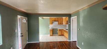 3131 Euclid Ave-Unit -3131 B Euclid Ave in Lynwood, CA - Building Photo - Building Photo