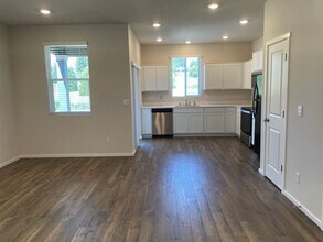 6020 NE 64th Street in Vancouver, WA - Building Photo - Building Photo