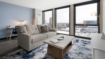 1922 W Ogden Ave, Unit 1114 in Chicago, IL - Building Photo