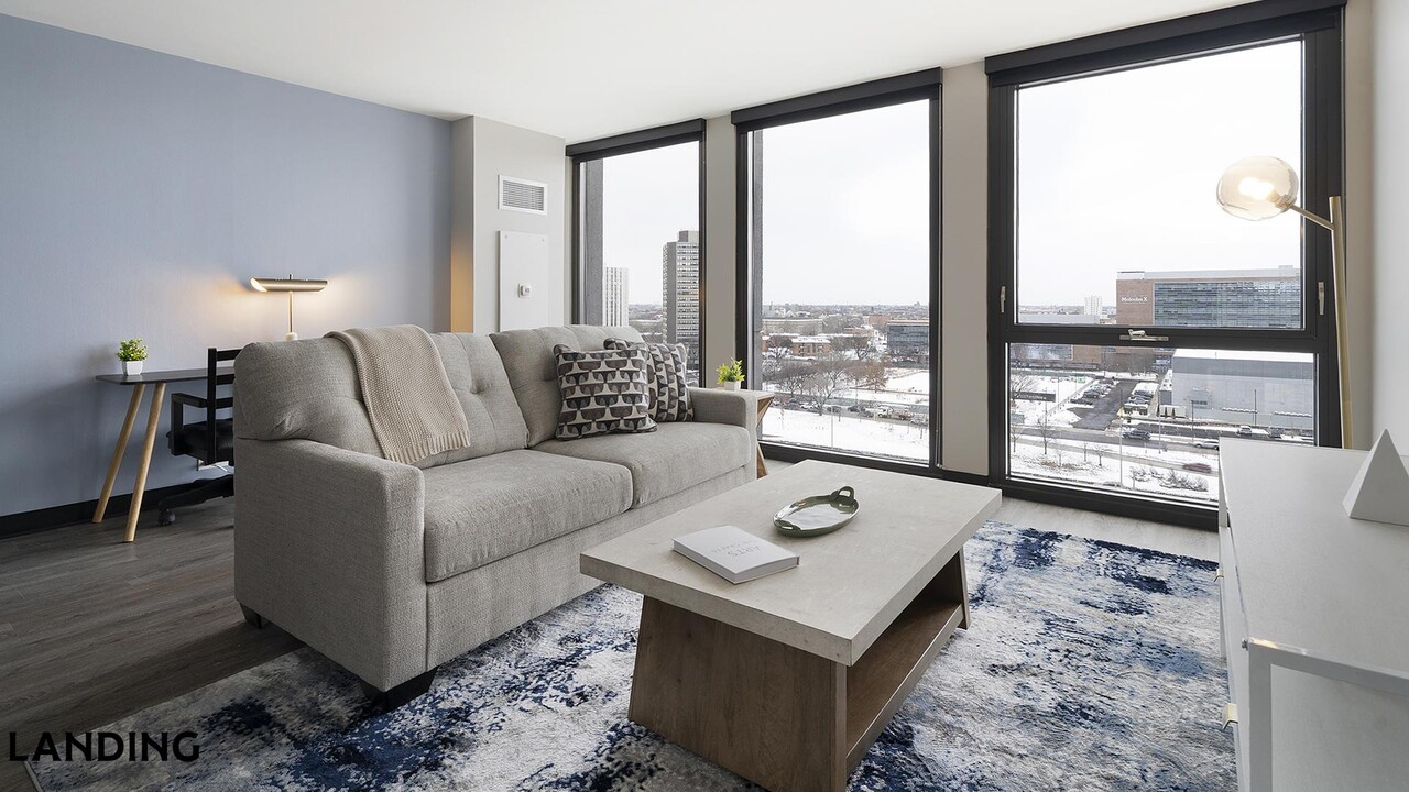 1922 W Ogden Ave, Unit 1114 in Chicago, IL - Building Photo