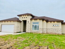 5443 Barbwire Ln in Brownsville, TX - Building Photo