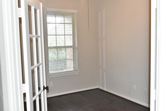 29027 Crystal Rose Ln