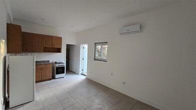 950 NW 149th Terrace in Miami, FL - Building Photo - Building Photo