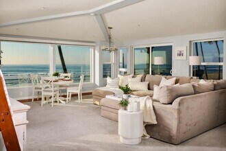 2949 Ocean Front Walk in San Diego, CA - Building Photo - Building Photo