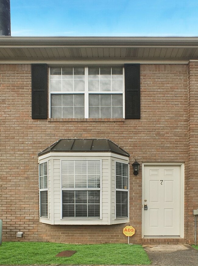 1605 Hackberry Ln in Tuscaloosa, AL - Building Photo - Building Photo