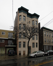 182 Central Ave in Jersey City, NJ - Building Photo - Building Photo