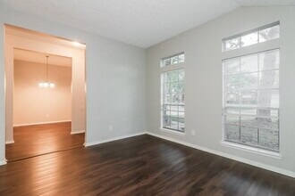 22527 Guston Hall Ln in Katy, TX - Foto de edificio - Building Photo