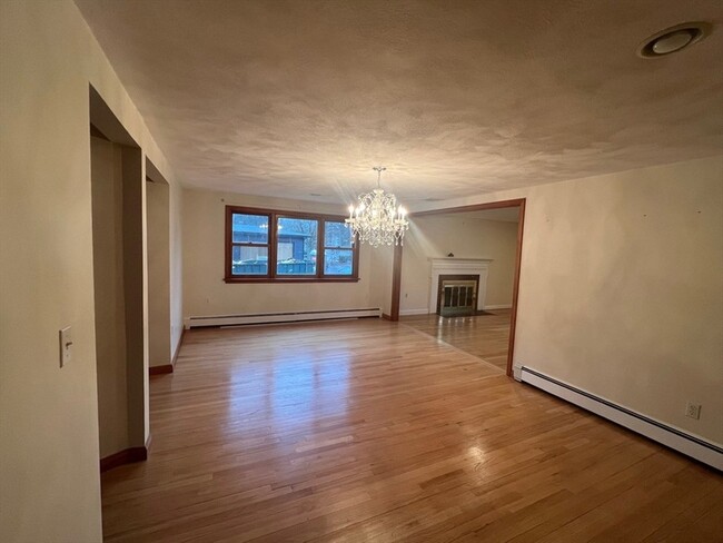 794 Greendale Ave in Needham, MA - Building Photo - Building Photo