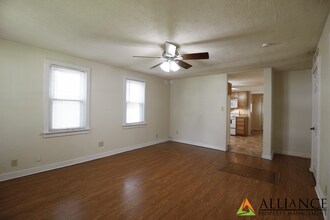 321 Kearney St-Unit -321 in Manhattan, KS - Building Photo - Building Photo