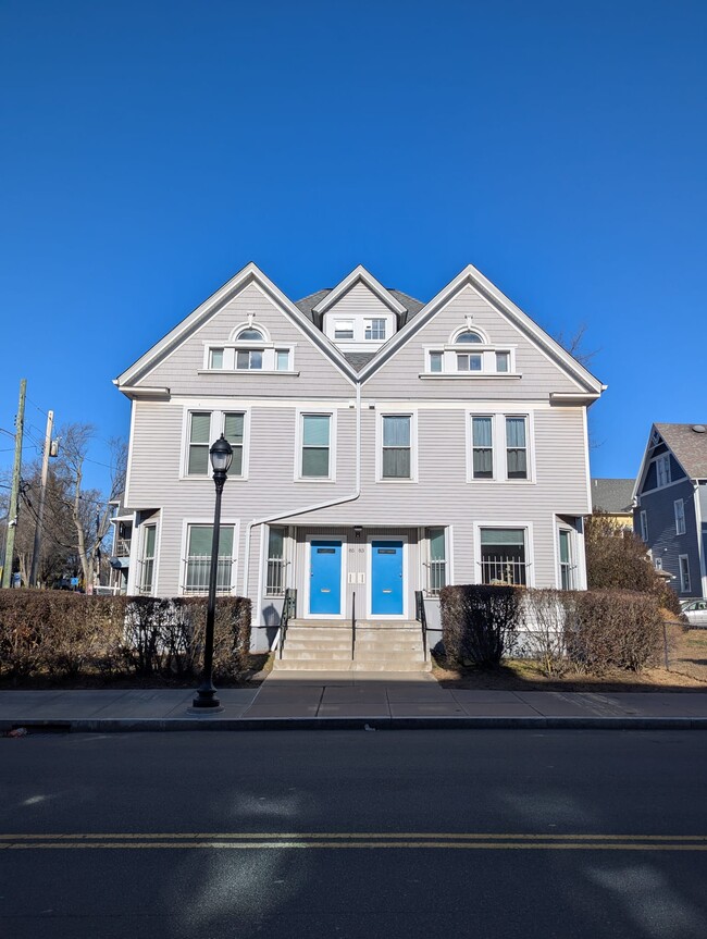 83 Sachem St, Unit 2R
