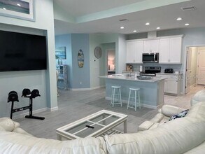 261 Gypsy Palace Ln in Daytona Beach, FL - Building Photo - Building Photo