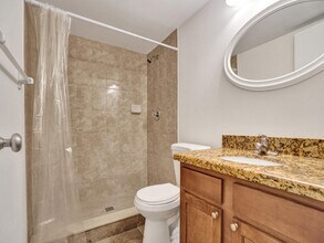 3115 Oakland Shores Dr in Oakland Park, FL - Building Photo - Building Photo