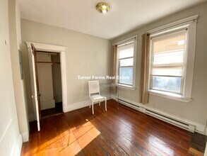 882 Huntington Ave, Unit 11 in Boston, MA - Foto de edificio - Building Photo