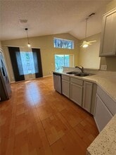 13726 Meadowpark Ave in Orlando, FL - Building Photo - Building Photo