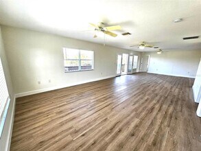 9458 Anita Ave in Englewood, FL - Building Photo - Building Photo