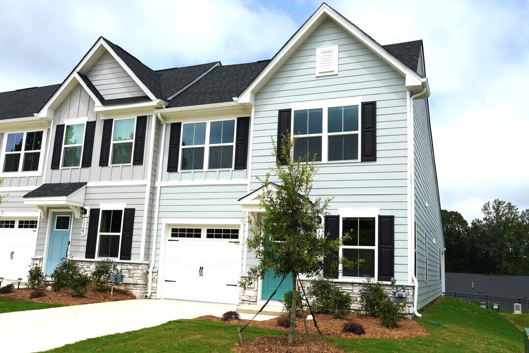 158 Jameson Pk Dr in Troutman, NC - Building Photo