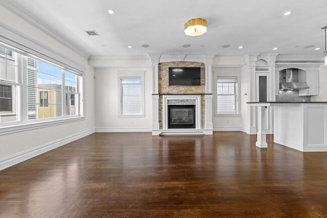 161 Tudor St, Unit 116 Tudor St in Boston, MA - Building Photo - Building Photo