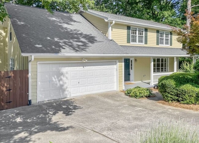 property at 320-326 6 Branches Ct