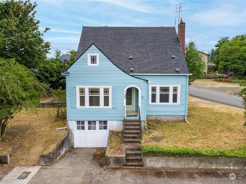 707 Fairmount Ave in Shelton, WA - Building Photo