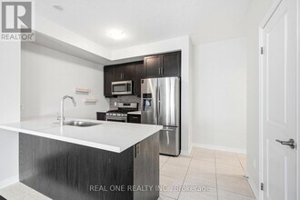 380 Cranbrook Common in Oakville, ON - Building Photo - Building Photo