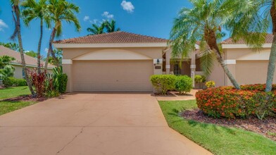 5480 Peppertree Dr in Ft. Myers, FL - Foto de edificio - Building Photo