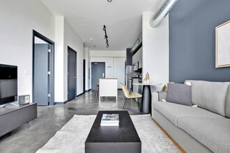 1647 N Milwaukee Ave in Chicago, IL - Building Photo - Building Photo