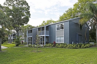 Arbor Oaks of Bradenton in Bradenton, FL - Foto de edificio - Building Photo