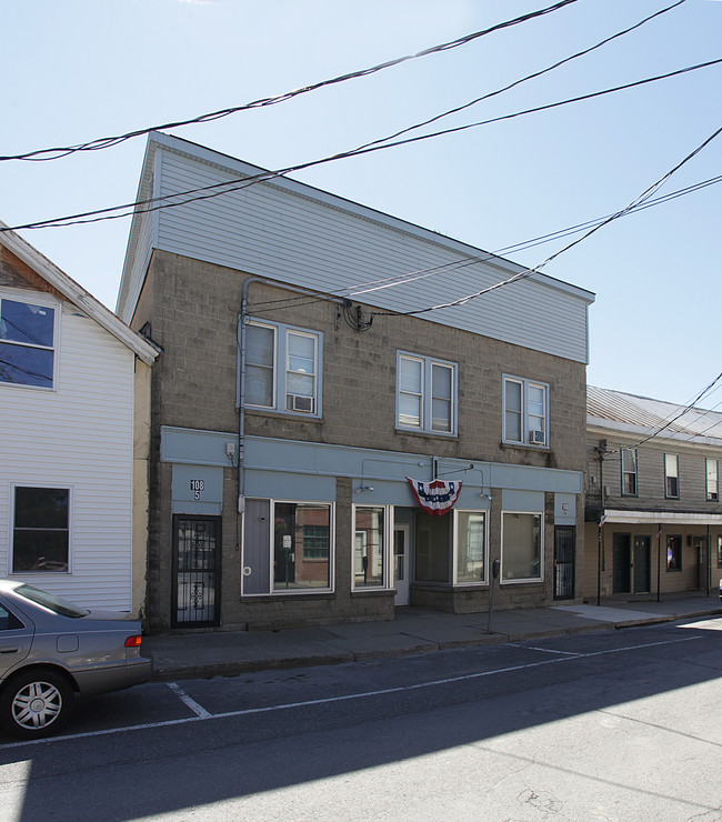 108 Railroad Ave in Middleburgh, NY - Building Photo - Building Photo