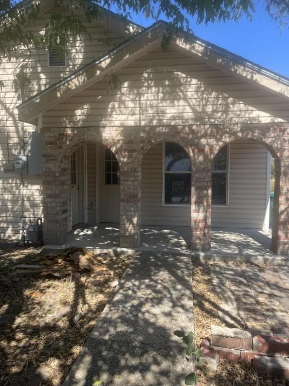 property at 1005 St Louis St