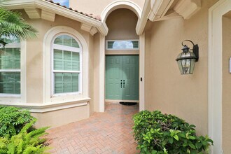 9120 Champions Way in Port St. Lucie, FL - Foto de edificio - Building Photo
