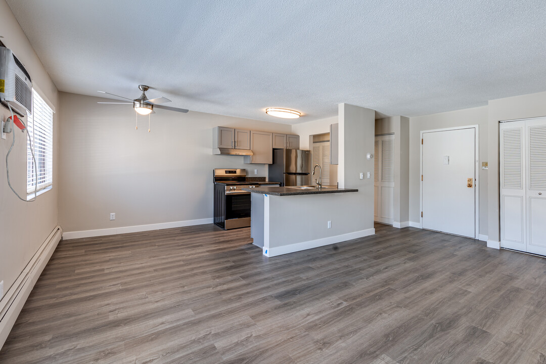 7th Avenue Apartments in North St. Paul, MN - Building Photo