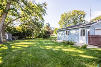 738 Tinley Dr in Aurora, IL - Building Photo - Building Photo