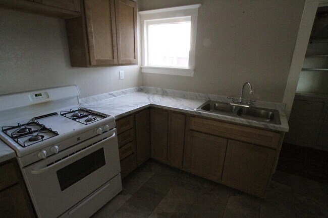 1324 Main St in Canon City, CO - Building Photo - Building Photo