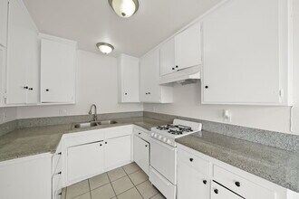 3612 W. 102nd St. in Inglewood, CA - Building Photo - Building Photo