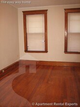 110 Sharon St, Unit #3 in Medford, MA - Foto de edificio - Building Photo