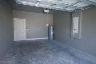 8009 Cod Ct in La Belle, FL - Building Photo - Building Photo