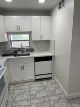 8970 S Hollybrook Blvd in Pembroke Pines, FL - Building Photo - Building Photo