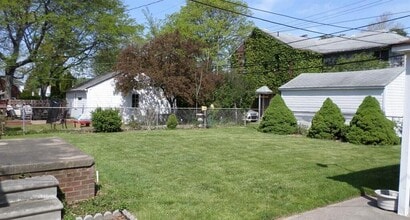 24940 Cherry Hill St in Dearborn, MI - Building Photo - Building Photo
