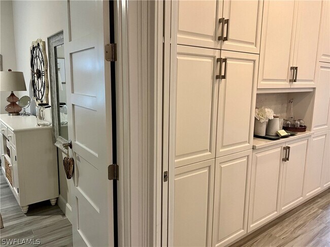 7072 Dominica Dr in Naples, FL - Building Photo - Building Photo