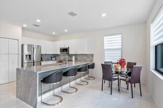 20960 NE 2nd Ct in Miami, FL - Building Photo - Building Photo